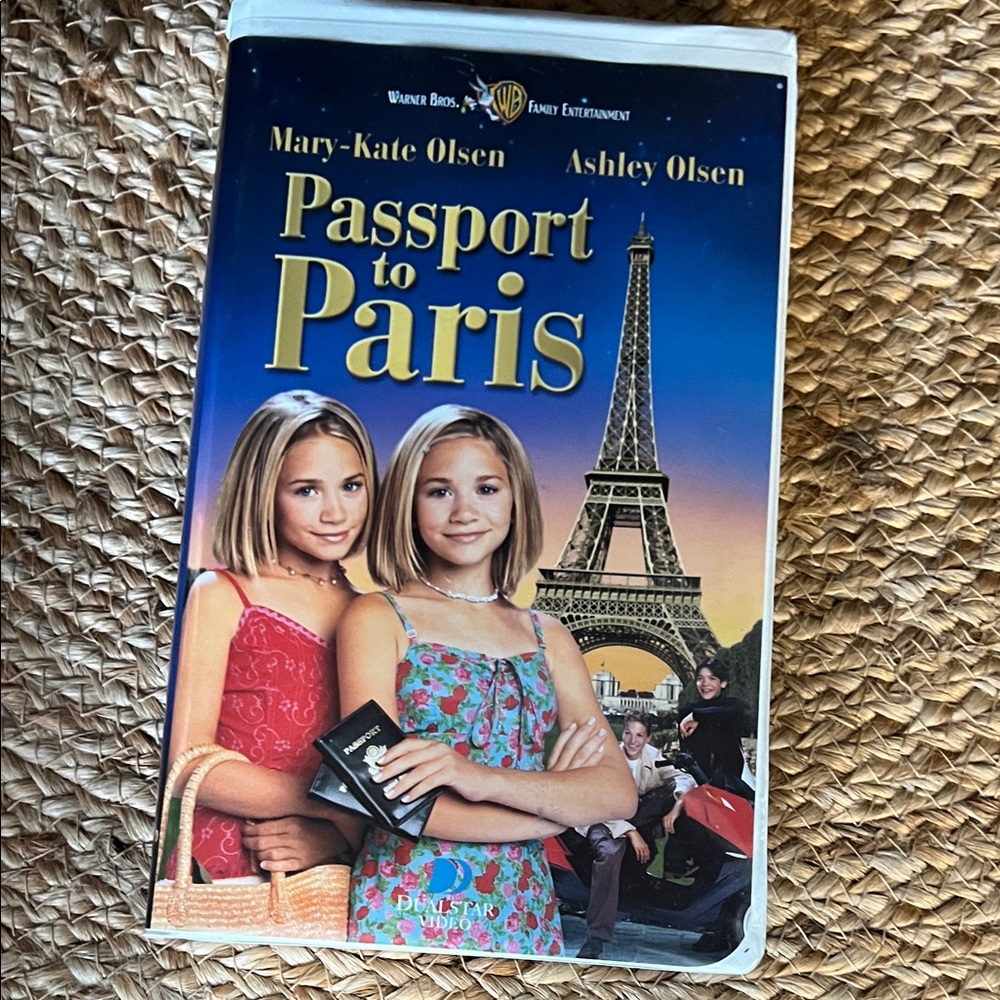 VINTAGE VHS Passport to Paris starring Mary-Kate & Ashley Olsen 1999 UNTESTED